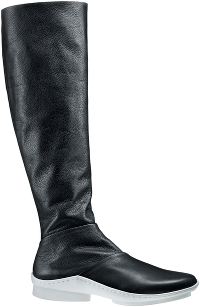 Knee-high, closely-fitting boot Spate